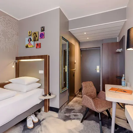 머큐어 암 올림피아파크 호텔