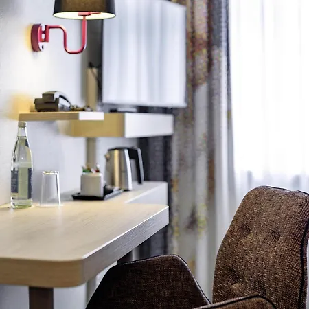 머큐어 암 올림피아파크 호텔 3*